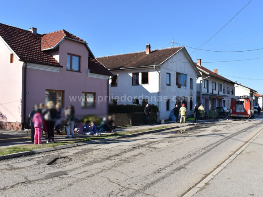 Prijedor: Požar u zgradi, pet osoba završilo u bolnici