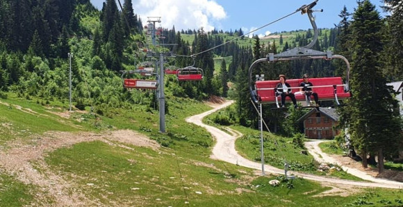 Od “Košute” na Jahorini ostali su tanjiri i dušeci