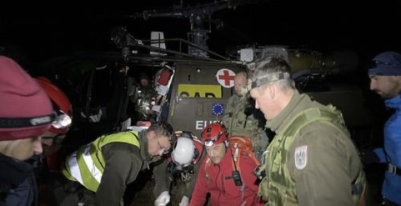 Sa planine Lelija helikopterom EUFOR-a evakuisana žena