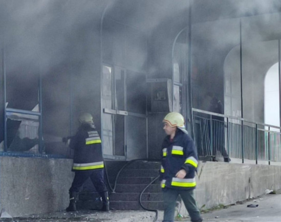 U požaru izgorjela Autobuska stanica u Srebrenici