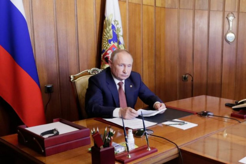 Putin ima tajno dugme na stolu, evo čemu služi