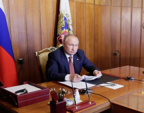 Putin ima tajno dugme na stolu, evo čemu služi