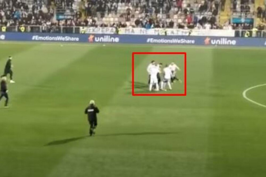 Drama na terenu u Rijeci: Tuča na kraju utakmice (VIDEO)