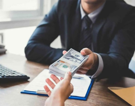 Stručnjaci apeluju na oprez: Krediti tempirana bomba