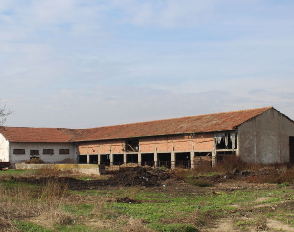 Uklonjena stara farma Poljoprivredne i medicinske škole