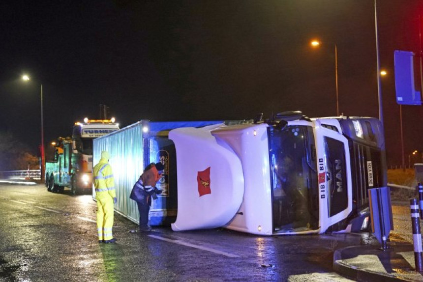 Velika Britanija: Razorna oluja odnijela dva života