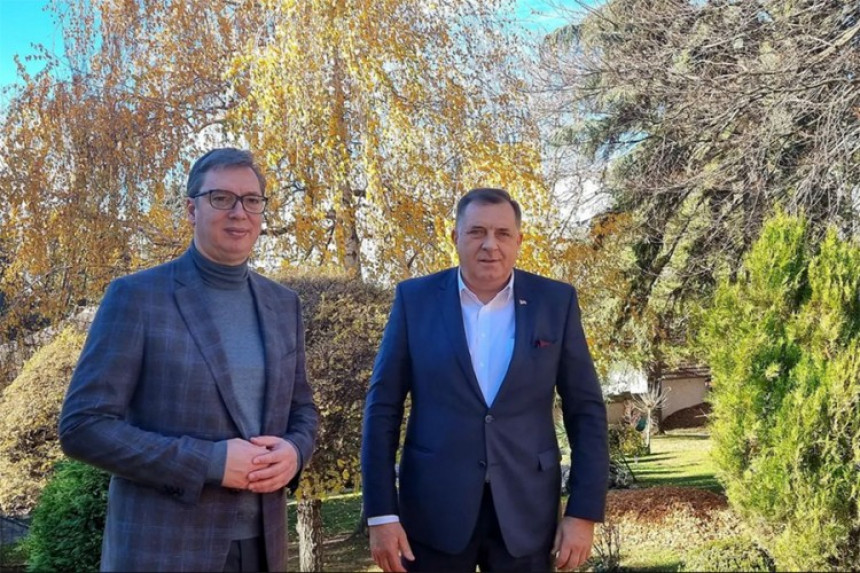 Predsjednik Vučić se u Beogradu sastao sa Dodikom