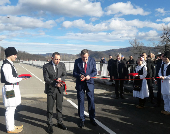 Svečano otvoren granični prelaz i most "Bratoljub"