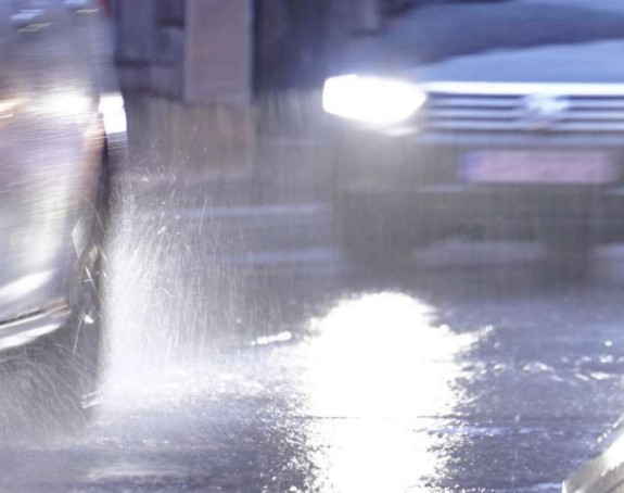 Prijedor: Usporen saobraćaj, izlile se oborinske vode