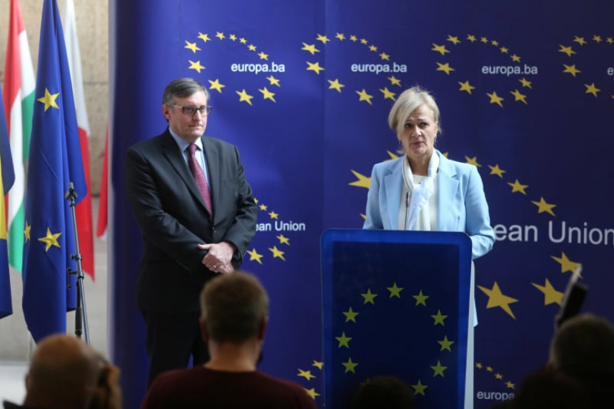Traže sankcije za Dodika - Razgovori o političkoj krizi u BiH vodiće se i u Ambasadi Holandije