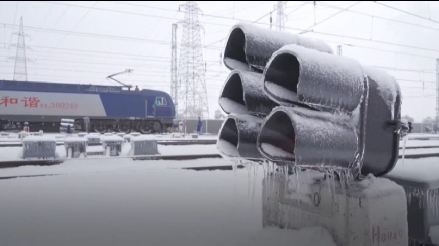 Жељезница на сјеверу Кине на удару хладног таласа 