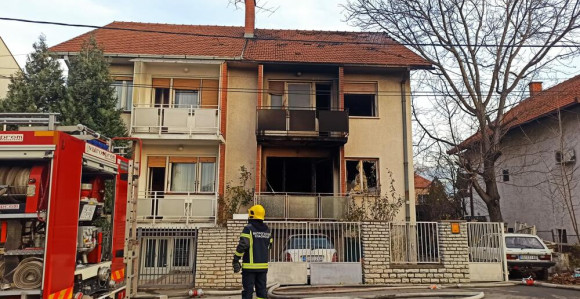 Veliki požar u Zemunu: Jedna osoba nastradala
