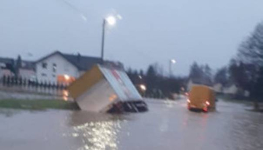 Poplave u Kiseljaku: Rijeke se izlile iz korita