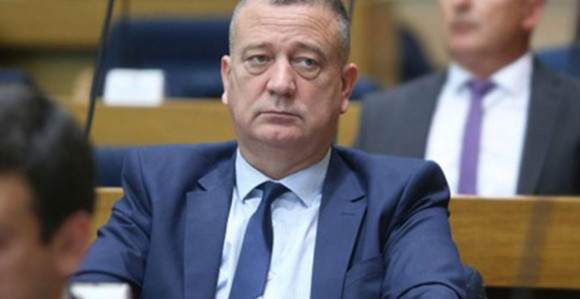 Poslanik Tubin pijan udario dijete na pješačkom