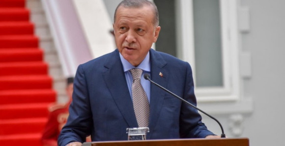 Podmetnuta bomba ispod vozila Erdoganove pratnje
