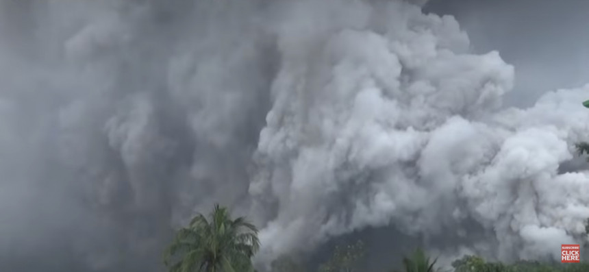 14 особа страдало у ерупцији вулкана у Индонезији