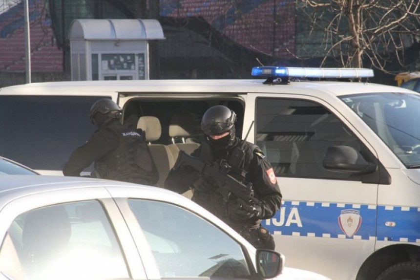 Велика полицијска акција у току: Претреси на више од 50 локација, има и ухапшених лица