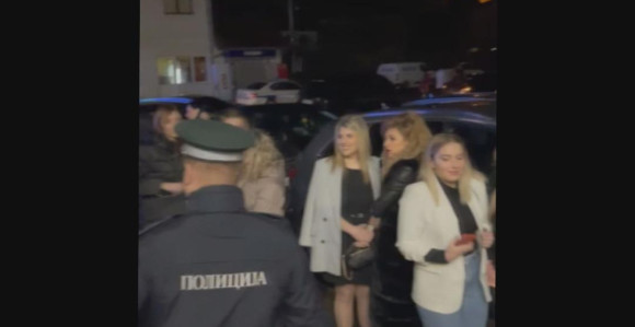 Uzbuna u Doboju, prekinut nastup Slađe Alegro (VIDEO)