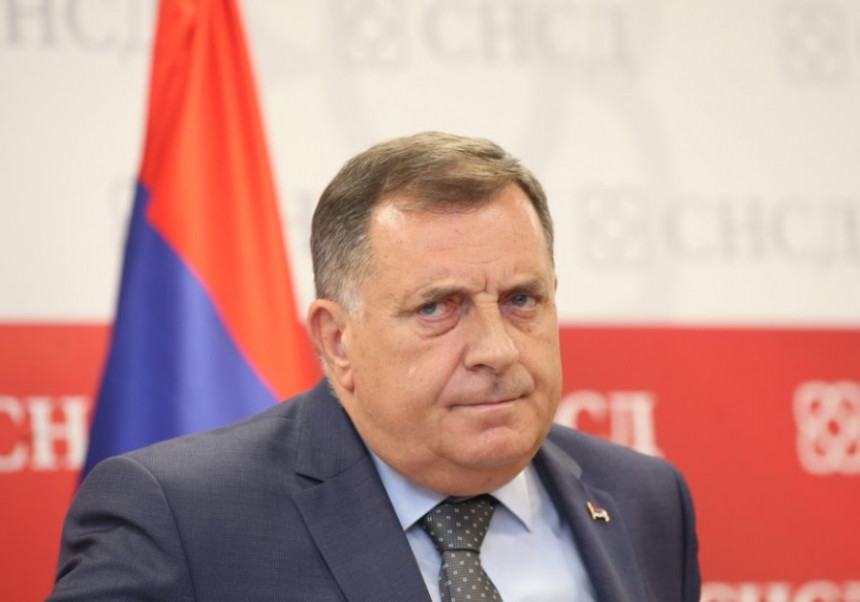 Kršio zaključke NSRS, a sada su mu Sveto pismo?!