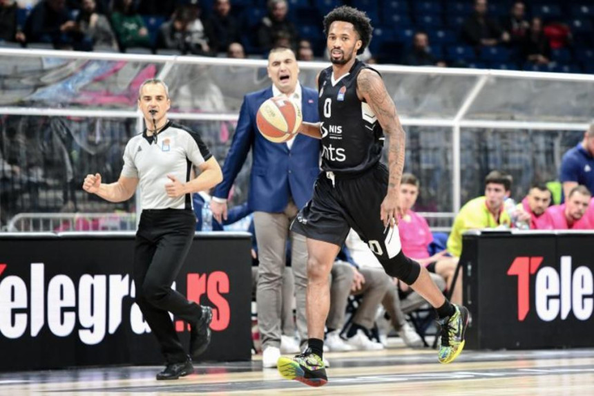 Bivši igrač Partizana srušio se na terenu, prebačen u bolnicu