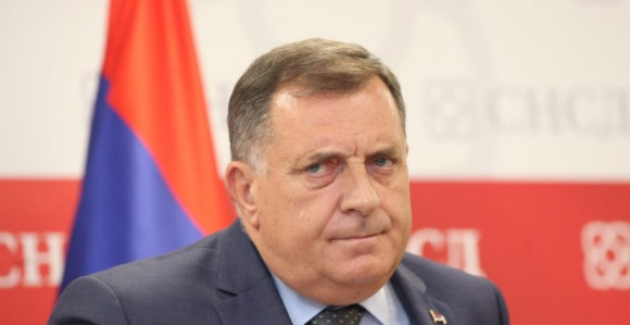 Kršio zaključke NSRS, a sada su mu Sveto pismo?!