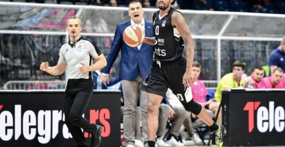 Bivši igrač Partizana srušio se na terenu, prebačen u bolnicu