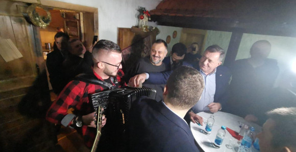 "Ne može nam niko ništa jači smo od sudbine"