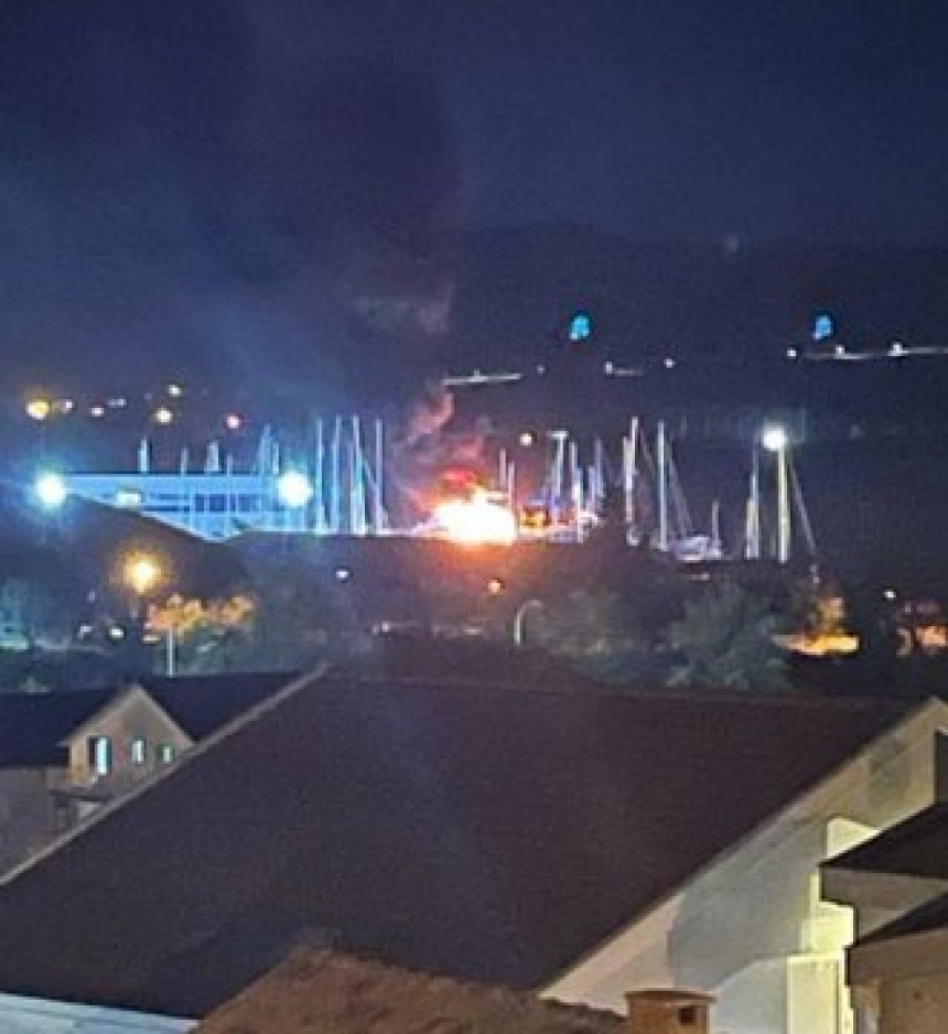 U požaru u Tivtu oštećena jahta Zvonka Veselinovića