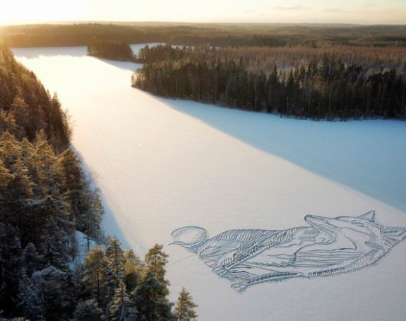 Lopatom iscrtao džinovsku lisicu u snijegu
