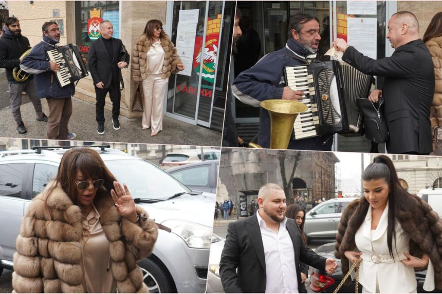 Đani oženio mlađeg sina pa kitio muzičare!