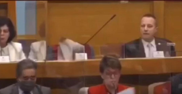 Skandal u NSRS: Ministrica uputila psovku (VIDEO)