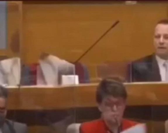 Skandal u NSRS: Ministrica uputila psovku (VIDEO)