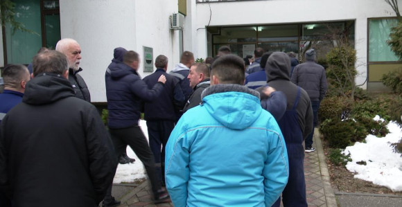 Radnici upozoravaju: Uprava RiTE Ugljevik zna samo da "krade"