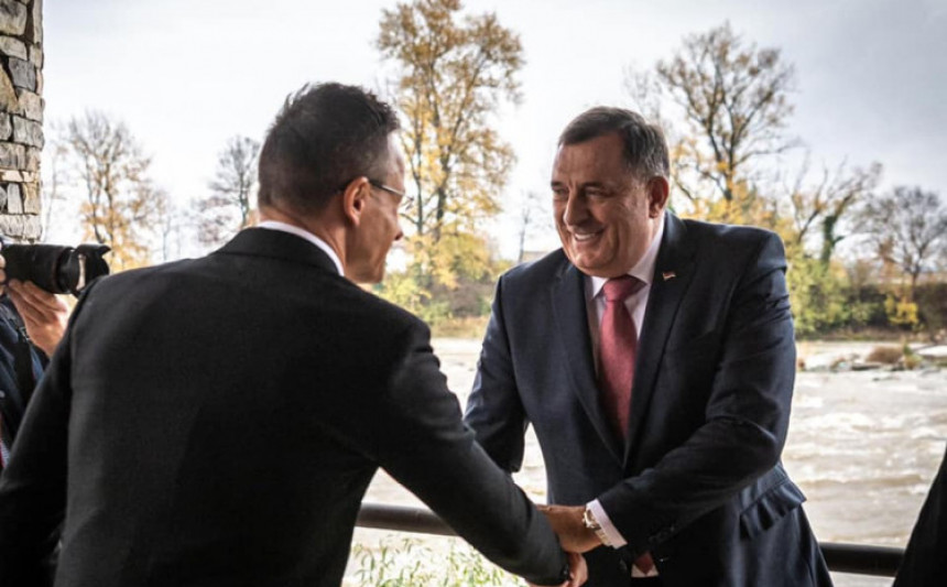 Сијарто: Мађарска ће ставити вето на санкције Додику