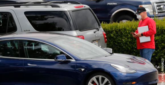 SAD: Prva "tesla" beba, autopilot upravljao vozilom