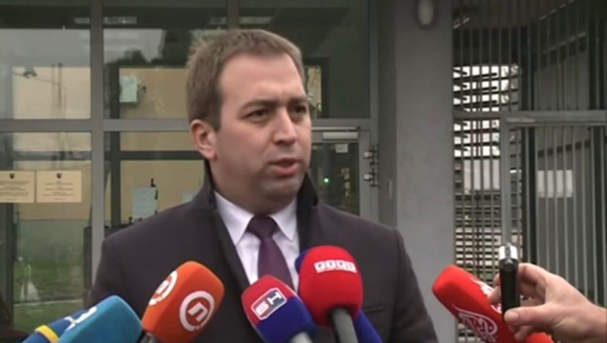 Selak otkrio ko se tereti za napad na ustavni poredak