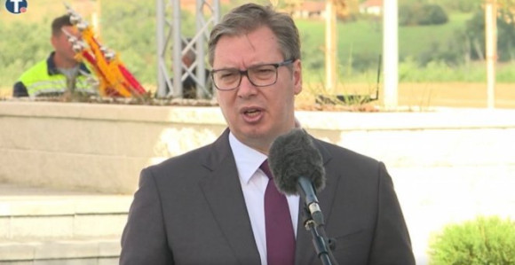 Demonstranti pokušavaju da zaustave Vučića