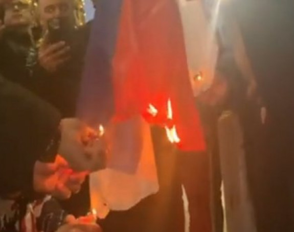 Uhapšene osobe koje su zapalile srpsku zastavu