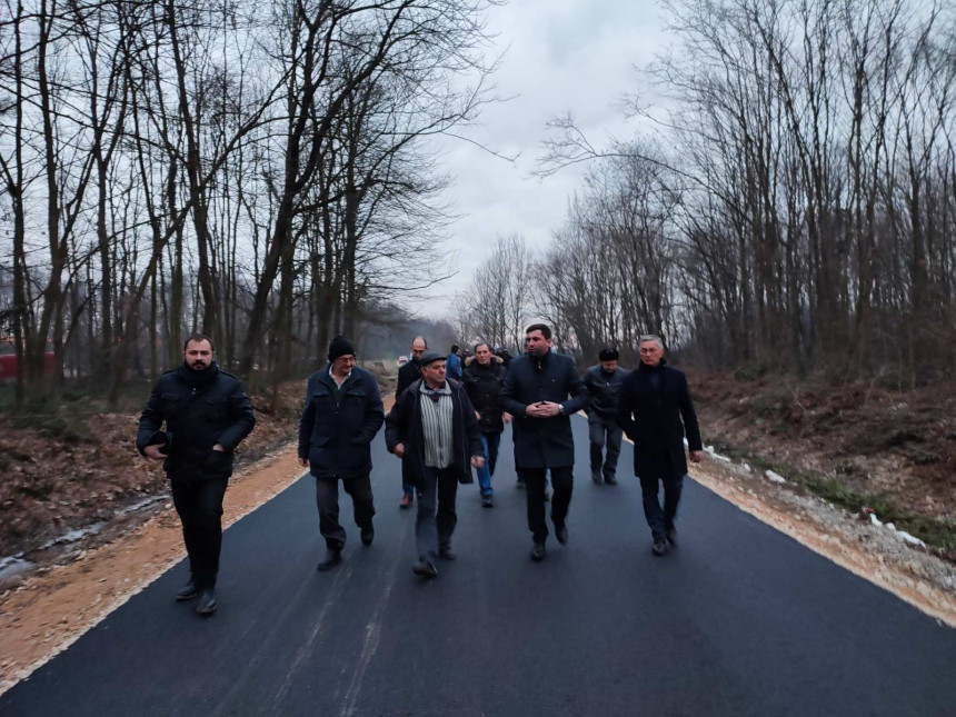 Novi asfaltni put između Gornjeg Dragaljevca i Srednje Čađavice