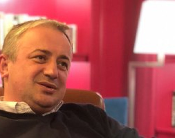 “Дај, ‘љеба ти, скини се више са нас, перфидни лицемјеру"