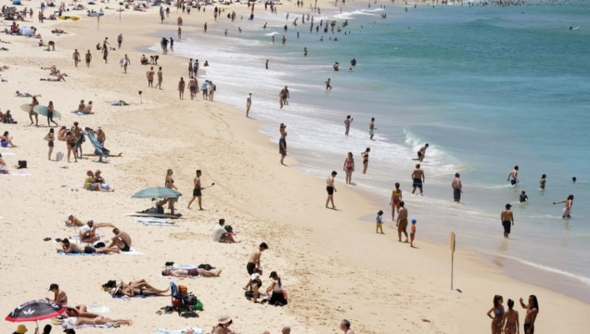 Božić u Sidneju: Uživanje na plaži, sunčanje, surfanje