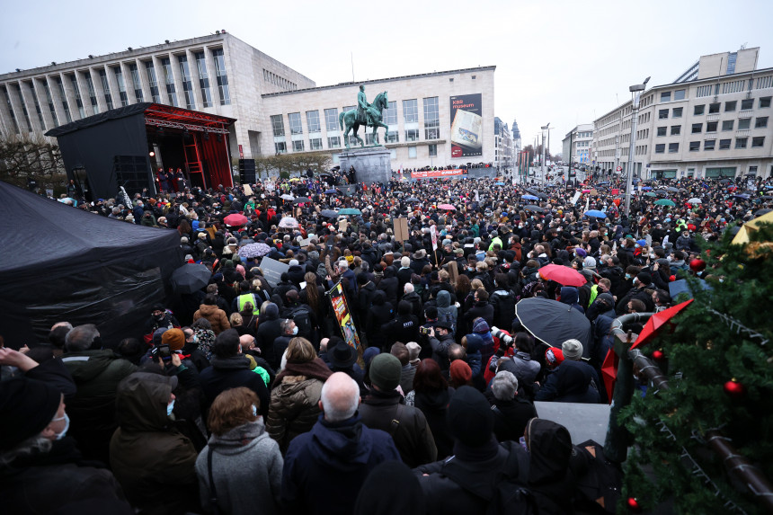 Протест у Бриселу: "Шоу се мора наставити"