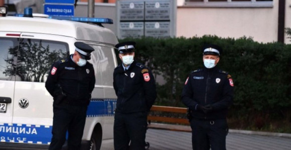 Ugljevik: Zbog svađe oko ručka, nožem ubo sina