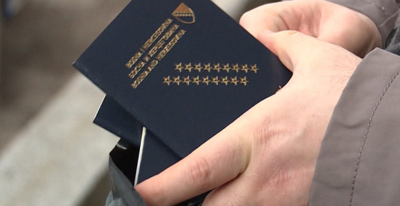 Vlast ne može da se dogovori, ostaju li građani bez pasoša?