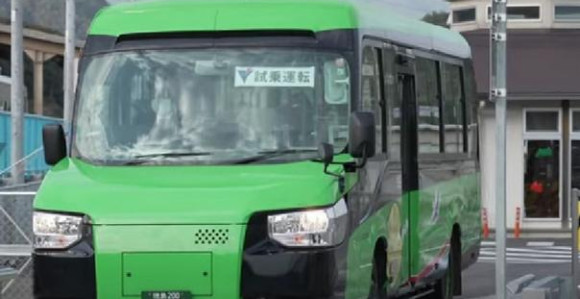 U Japanu napravljen prvi na svetu autobus koji se pretvara u voz!