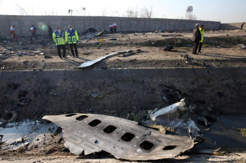 Putnički avion se srušio na grad, broj žrtava nepoznat