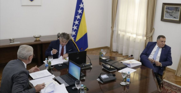 Kukić: I ovu su nam godinu pojeli skakavci, dogodine još gore