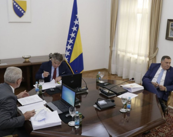 Kukić: I ovu su nam godinu pojeli skakavci, dogodine još gore