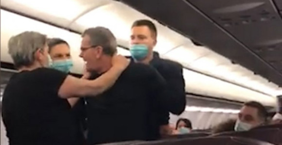 Ko je čovjek koji je juče napravio dramu u avionu