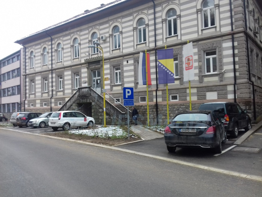 Stranački problemi: SNSD sam sebe poslao u opoziciju